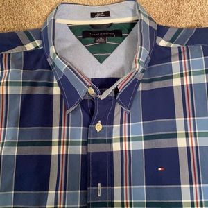 👚 2/$35 - Men’s Tommy Hilfiger XL slim fit casual button down shirt